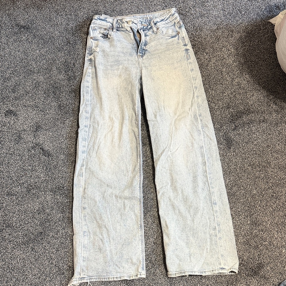 American Eagle Outfitters Light Wash Wide-Leg Jeans